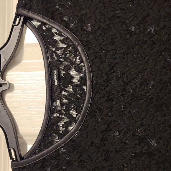 Black lace top - Picture 2 of 3